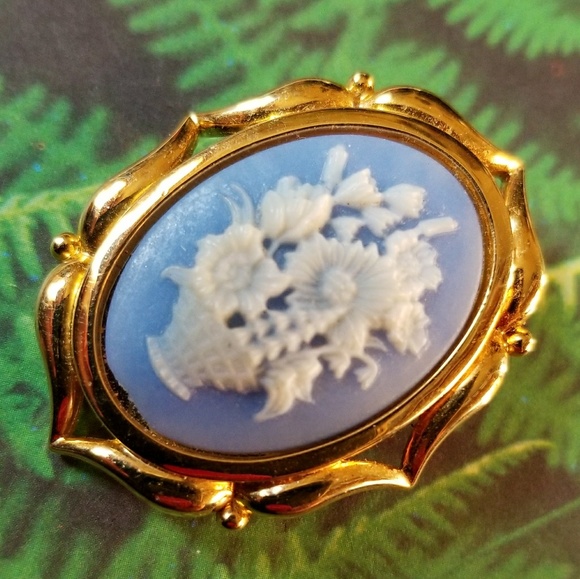 Relisted -Vintage flower blue cameo brooch pendant gold pin - Picture 6 of 12